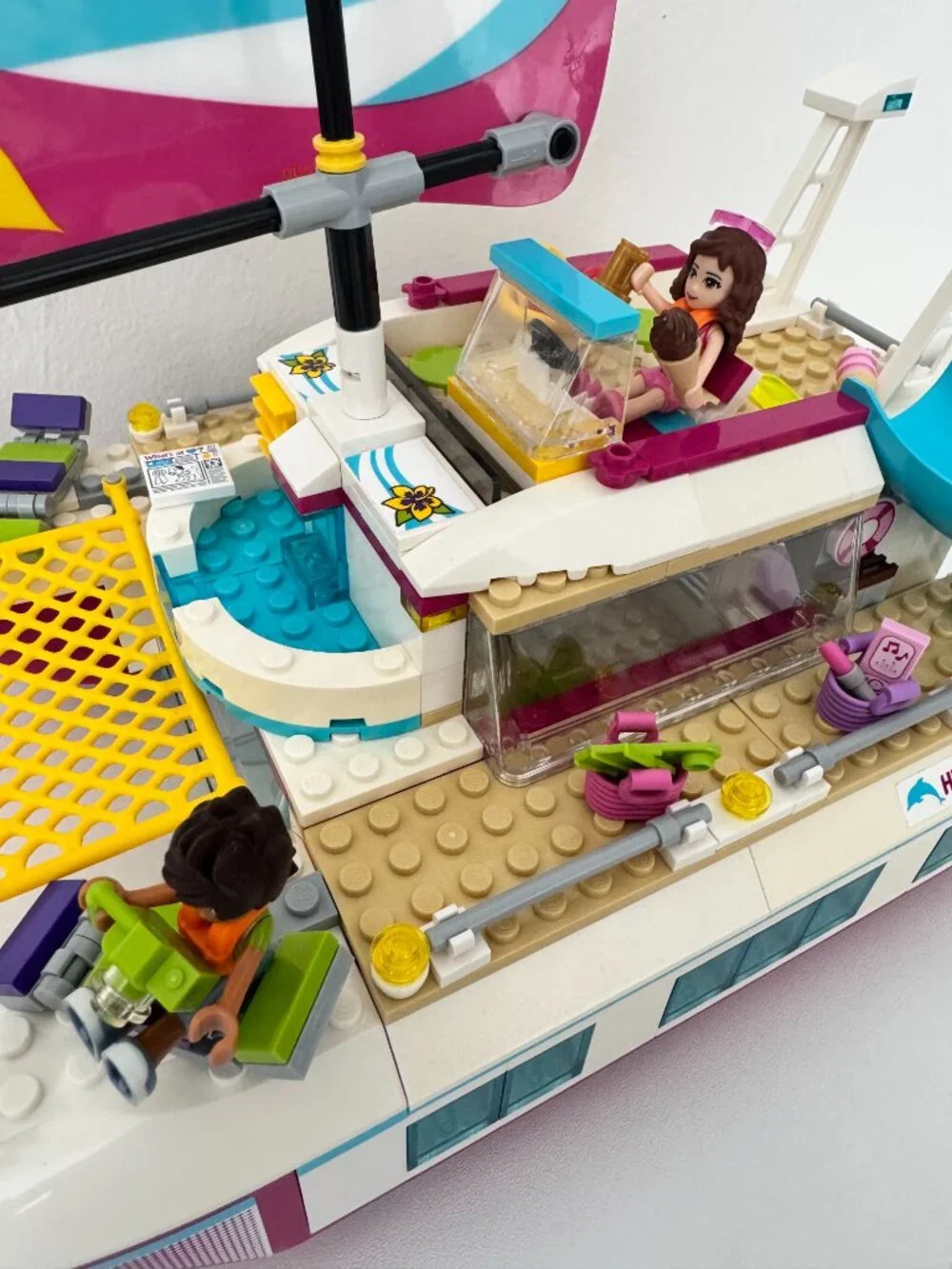 Lego Friends Sunshine Catamaran (#41317, 603 pieces) - Retired Product - Picture 7 of 13
